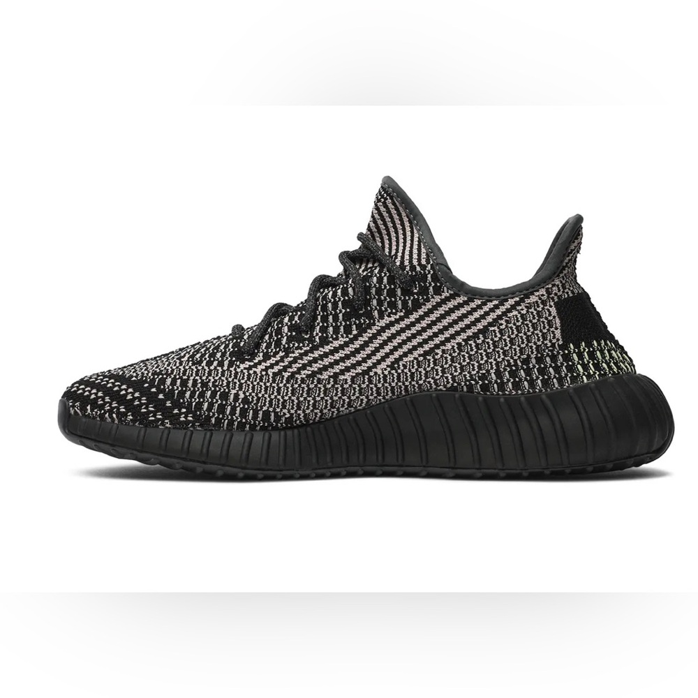 Yeezy Boost 350 V2 'Yecheil' size 5.5 Men’s women’s 7.5/8) good condition w box